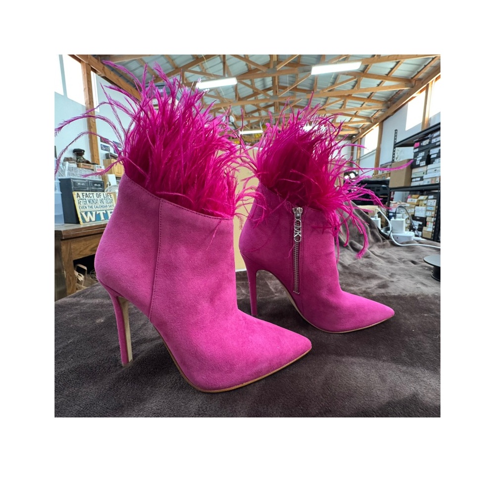 Michael Kors Pink Feathered Ankle Boots size 5.5 & 11